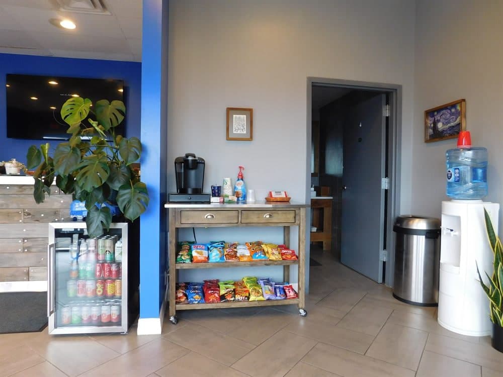 Coffee station, snacks and cold drinks in the Phoenix shop lounge